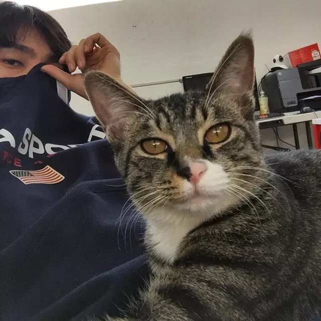 钟梁睿若