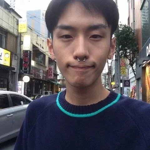 苗亮媚厚
