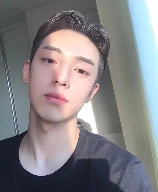 黄华蝶宏