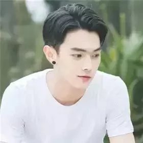 晏春彩骅